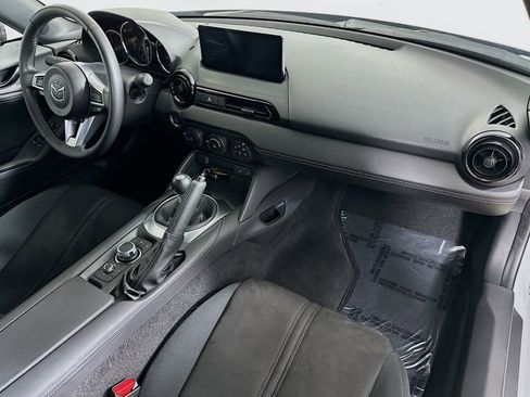 Used 2024 MAZDA MX-5 Miata Club RWD image 28