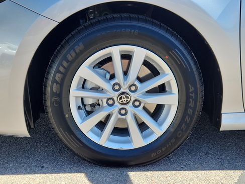 Used 2025 Toyota Camry LE FWD image 16