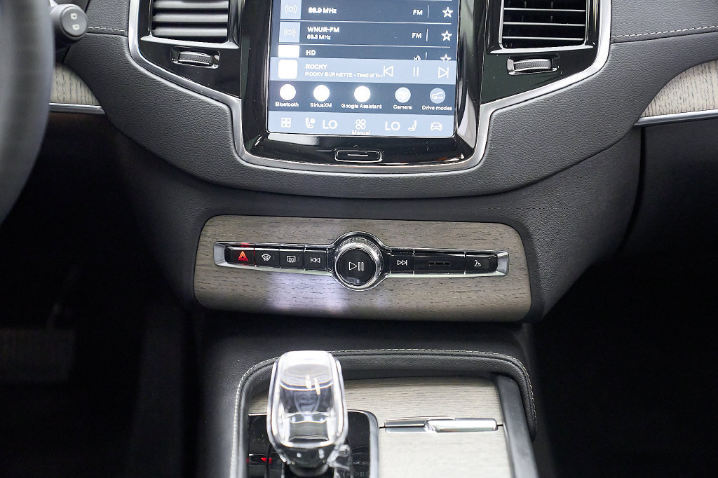 Certified 2023 Volvo XC90 B6 Ultimate w/ Protection Package AWD/4WD image 33