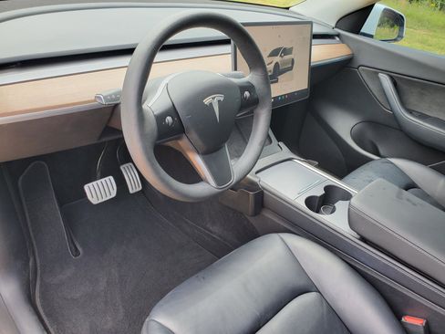 Used 2022 Tesla Model Y Performance AWD/4WD image 26