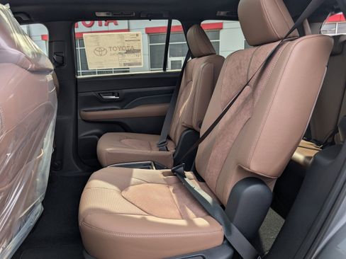 New 2026 Toyota Grand Highlander AWD Hybrid image 28