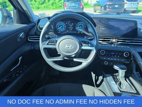 Used 2025 Hyundai Elantra SEL FWD image 15
