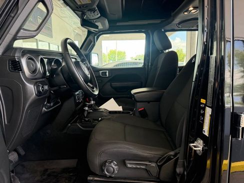 Used 2022 Jeep Wrangler Unlimited Sport w/ Sun And Sound Package AWD/4WD image 12