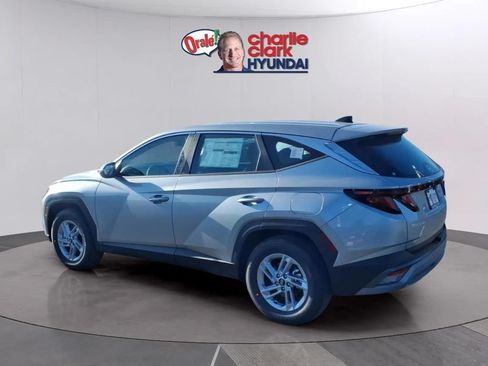 Used 2026 Hyundai Tucson SE FWD image 3
