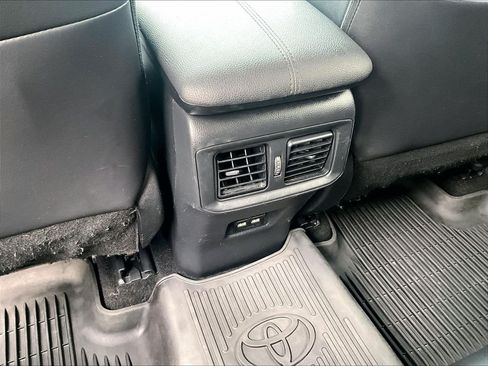 Used 2021 Toyota RAV4 XLE Premium AWD/4WD image 28