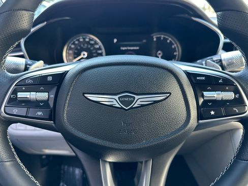 Used 2025 Genesis G70 2.5T image 24