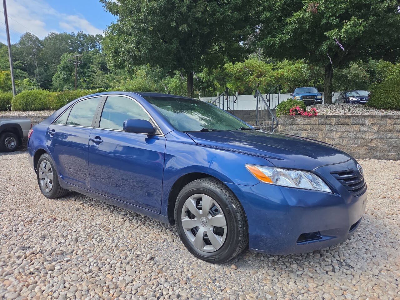 Used 2009 Toyota Camry LE FWD image 1