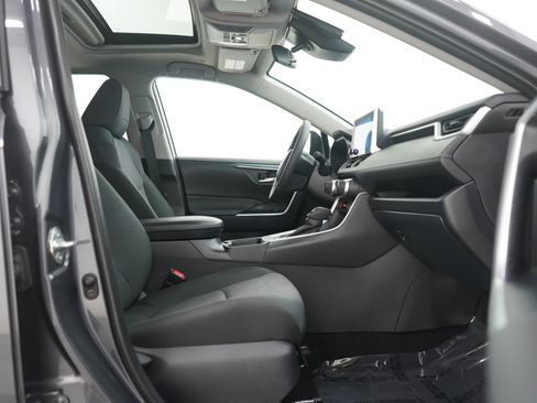 Used 2025 Toyota RAV4 XLE image 10