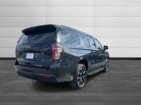 Used 2022 Chevrolet Suburban RST w/ Luxury Package image 3