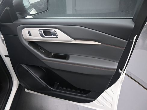 New 2026 Ford Explorer Active image 3