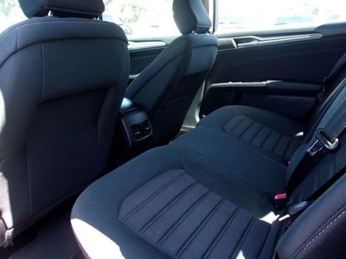 Used 2020 Ford Fusion SE image 7