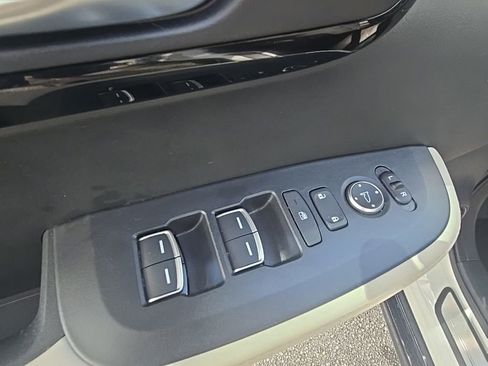 Used 2025 Acura ADX A-Spec image 11