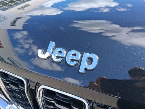 Used 2023 Jeep Grand Cherokee Limited AWD/4WD image 5