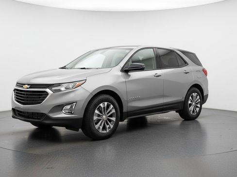 Used 2025 Chevrolet Equinox LT image 3