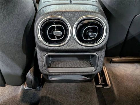 Used 2026 Mercedes-Benz GLC 300 4MATIC image 17