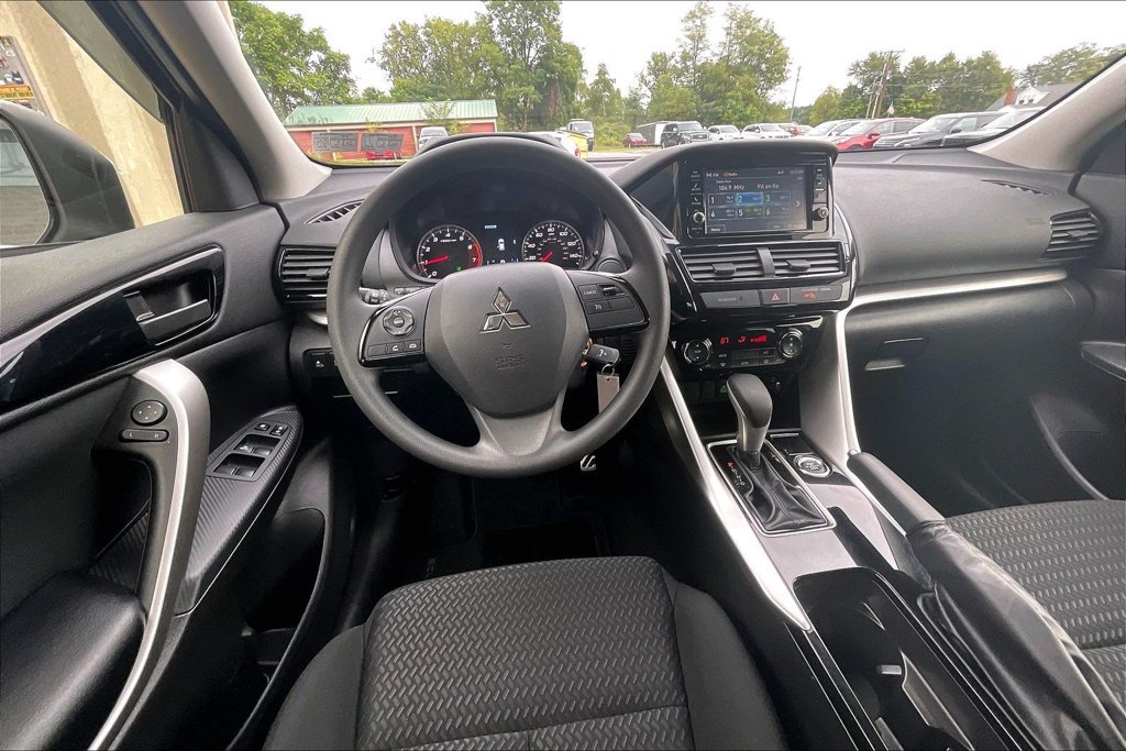 Used 2024 Mitsubishi Eclipse Cross ES AWD/4WD image 5