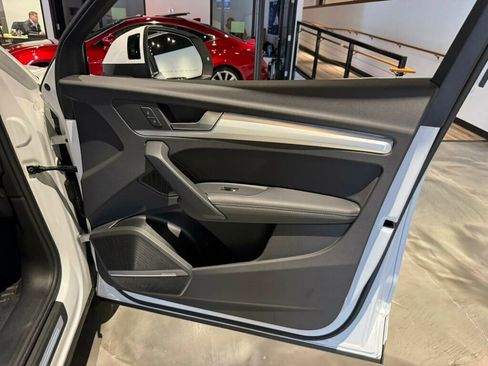 Used 2025 Audi Q5 2.0T Premium Plus w/ Premium Plus Package image 27