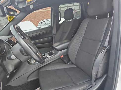 Used 2022 Jeep Grand Cherokee Laredo E image 14