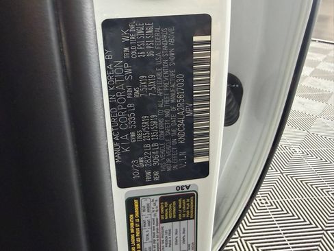Used 2024 Kia EV6 Light RWD image 37