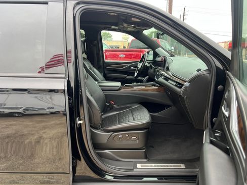 Used 2021 Cadillac Escalade Sport Platinum RWD image 9