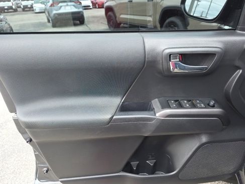 Used 2023 Toyota Tacoma TRD Sport image 15