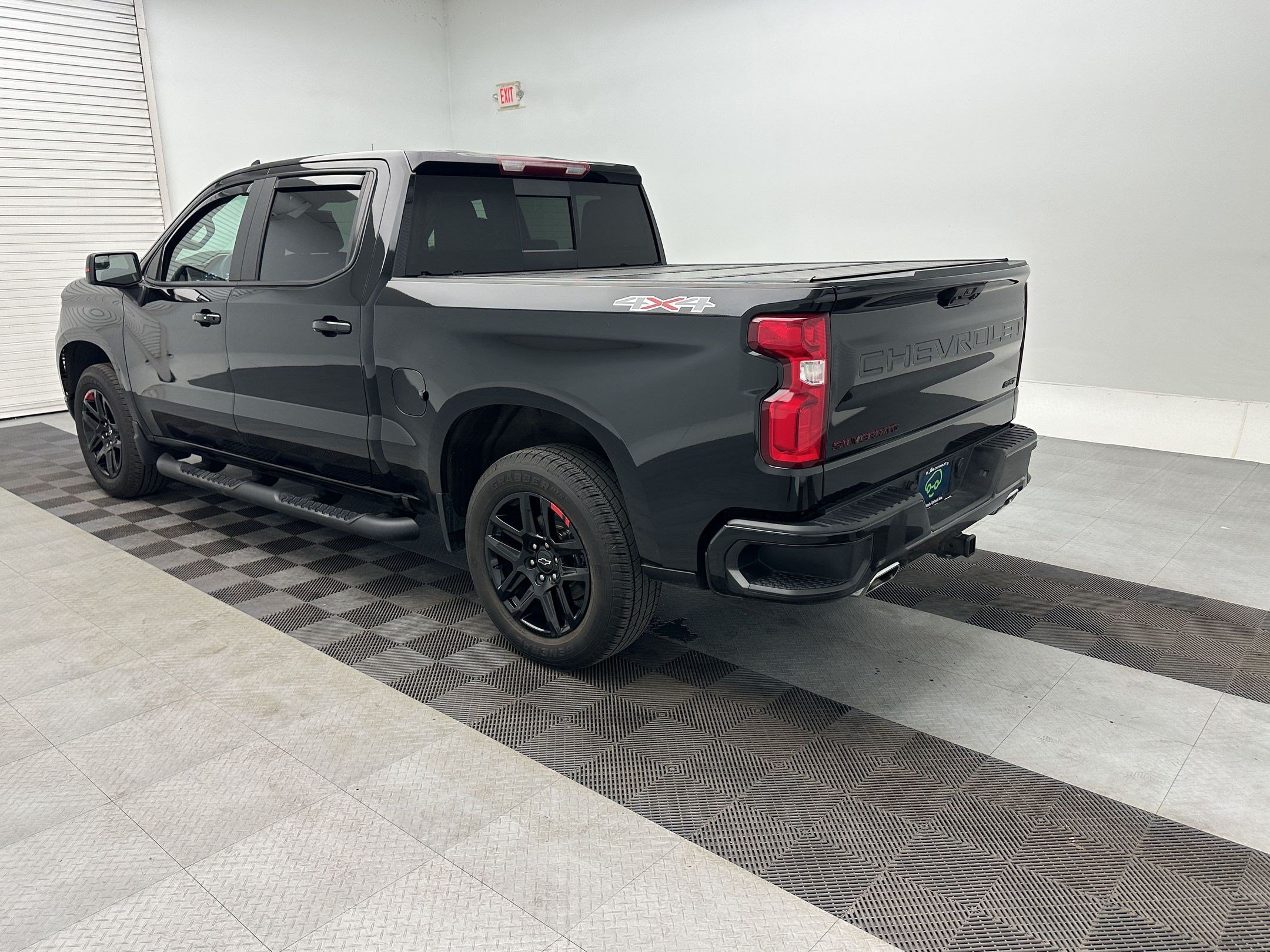 Certified 2024 Chevrolet Silverado 1500 RST w/ Redline Edition AWD/4WD image 3