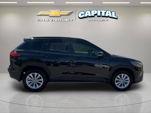 Used 2024 Toyota Corolla Cross LE FWD image 6