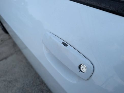 Used 2019 Dodge Challenger SXT RWD image 7