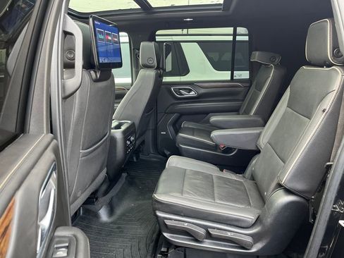 Used 2023 Chevrolet Suburban Premier w/ Advanced Technology Package image 20