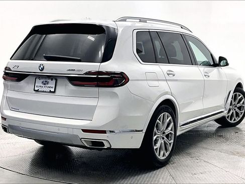 Used 2025 BMW X7 xDrive40i AWD/4WD image 2