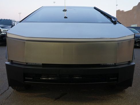 Used 2024 Tesla Cybertruck AWD Crew Cab image 8