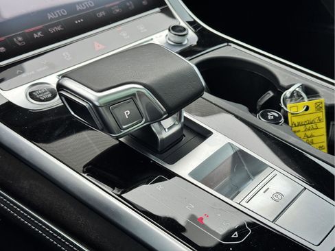 Used 2023 Audi Q8 Prestige w/ Prestige Package image 19