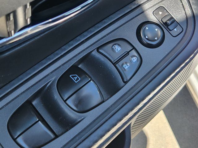 Used 2025 Nissan Versa SV FWD image 21