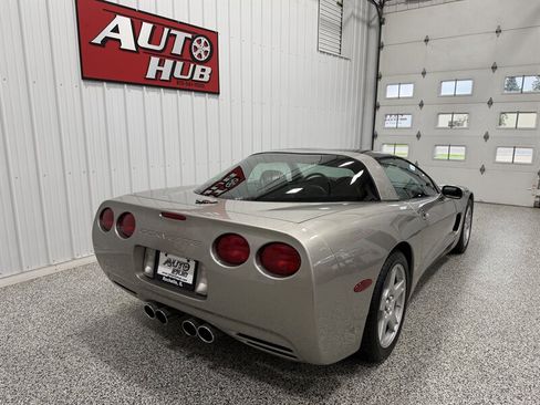 Used 1999 Chevrolet Corvette Coupe w/ Performance Handling Pkg RWD image 19
