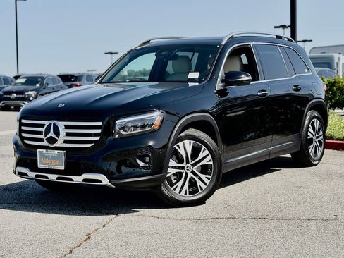 Used 2026 Mercedes-Benz GLB 250 image 2