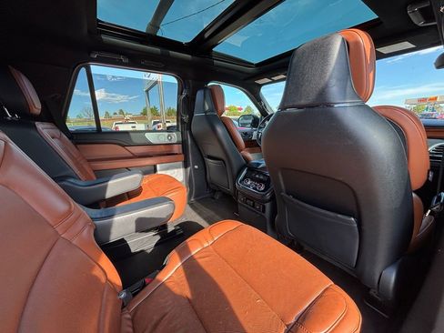 Used 2018 Lincoln Navigator Reserve w/ Technology Package AWD/4WD image 22