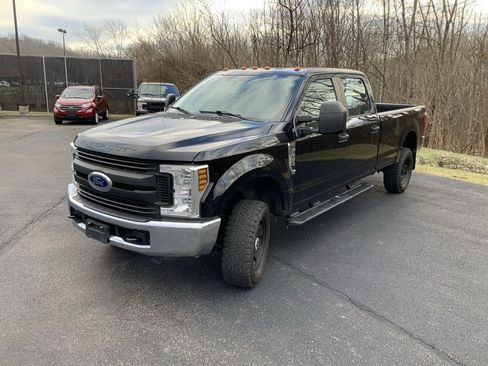 Used 2019 Ford F250 XL w/ Power Equipment Group image 5