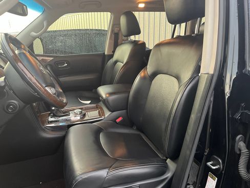 Used 2017 INFINITI QX80 4WD w/ Driver Assistance Package image 7