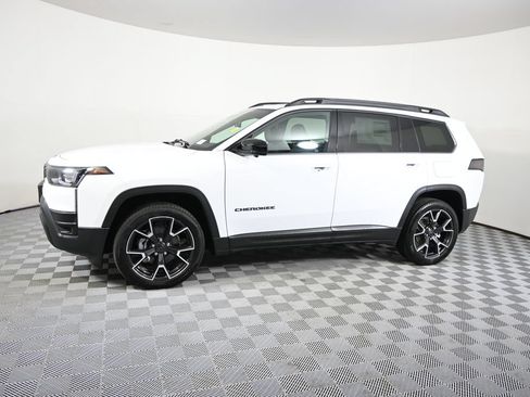 New 2026 Jeep Cherokee Overland w/ Trailer Tow Group AWD/4WD image 2