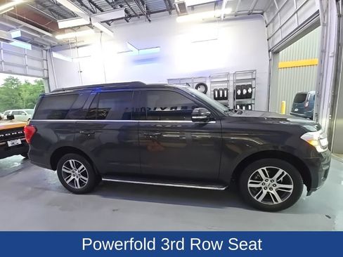 Used 2022 Ford Expedition XLT RWD image 2