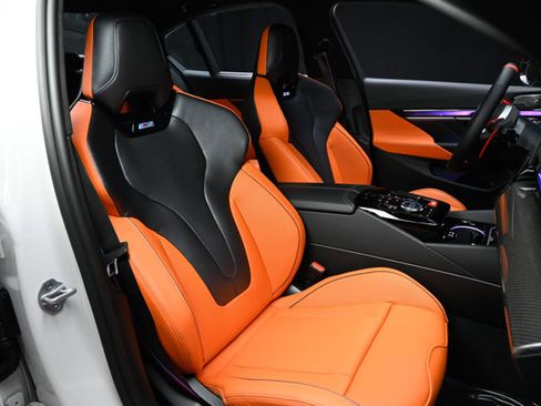 Used 2026 BMW M5 w/ Carbon Package image 58