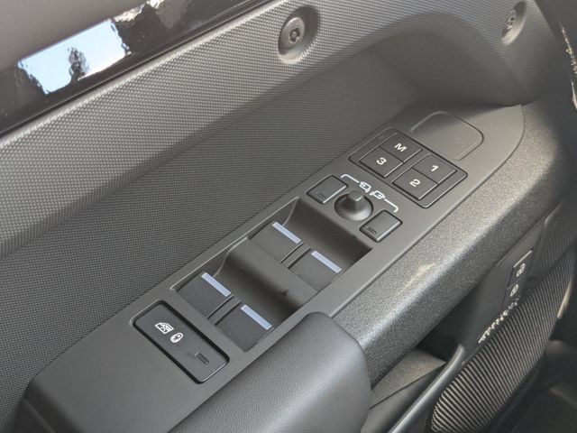 New 2026 Land Rover Defender 110 OCTA AWD/4WD image 21
