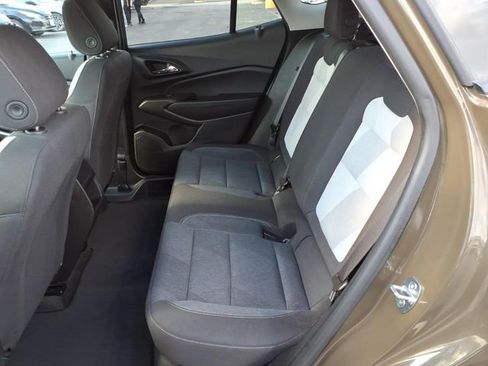 Used 2024 Chevrolet Trax LS w/ LS Convenience Package FWD image 28