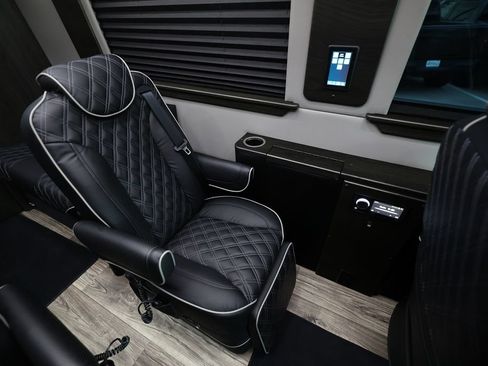 Used 2023 Mercedes-Benz Sprinter 3500 image 17