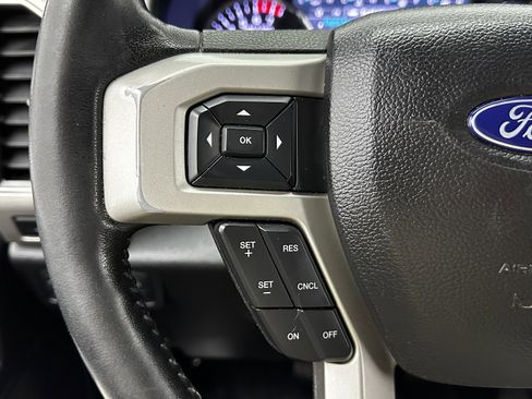 Used 2019 Ford F250 Lariat w/ Chrome Package image 21