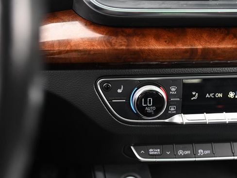 Used 2018 Audi Q5 2.0T Premium Plus w/ Premium Plus Package image 25