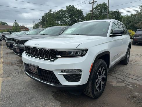 New 2025 Jeep Grand Cherokee Limited w/ Luxury Tech Group II image 1