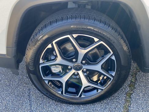 Certified 2025 Jeep Compass Limited image 12