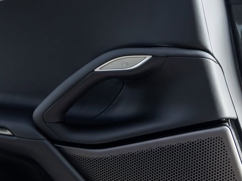 Used 2024 Ferrari Purosangue image 38