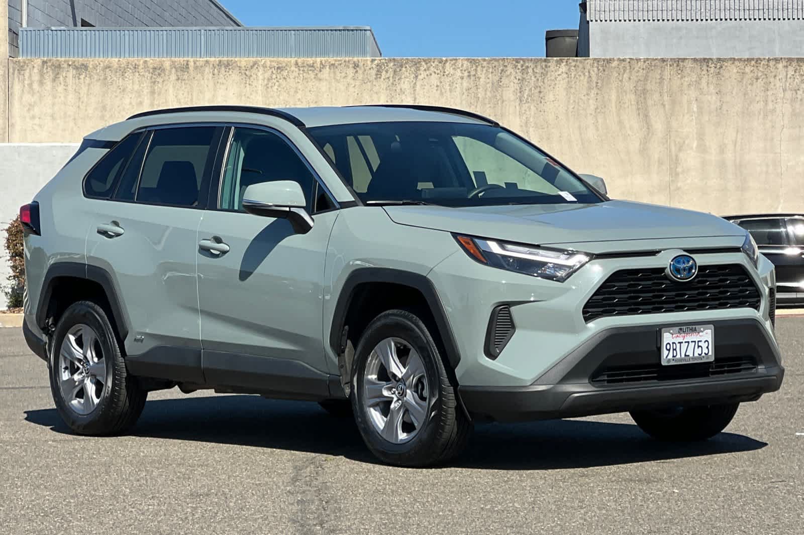 Certified 2022 Toyota RAV4 XLE AWD/4WD image 5